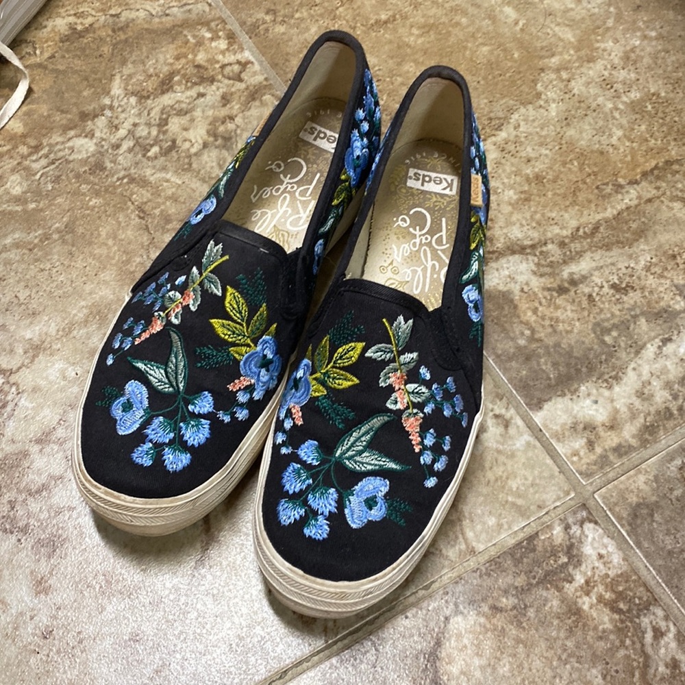 KEDS X RIFLE PAPER CO Triple Decker Slip-On Sneakers in Black Blue Size 7.5
